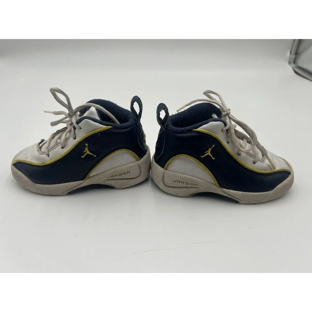 True Vintage ‘1999 Nike Air Jordan Jumpman Baby Toddler TD size 7c 832005-171
